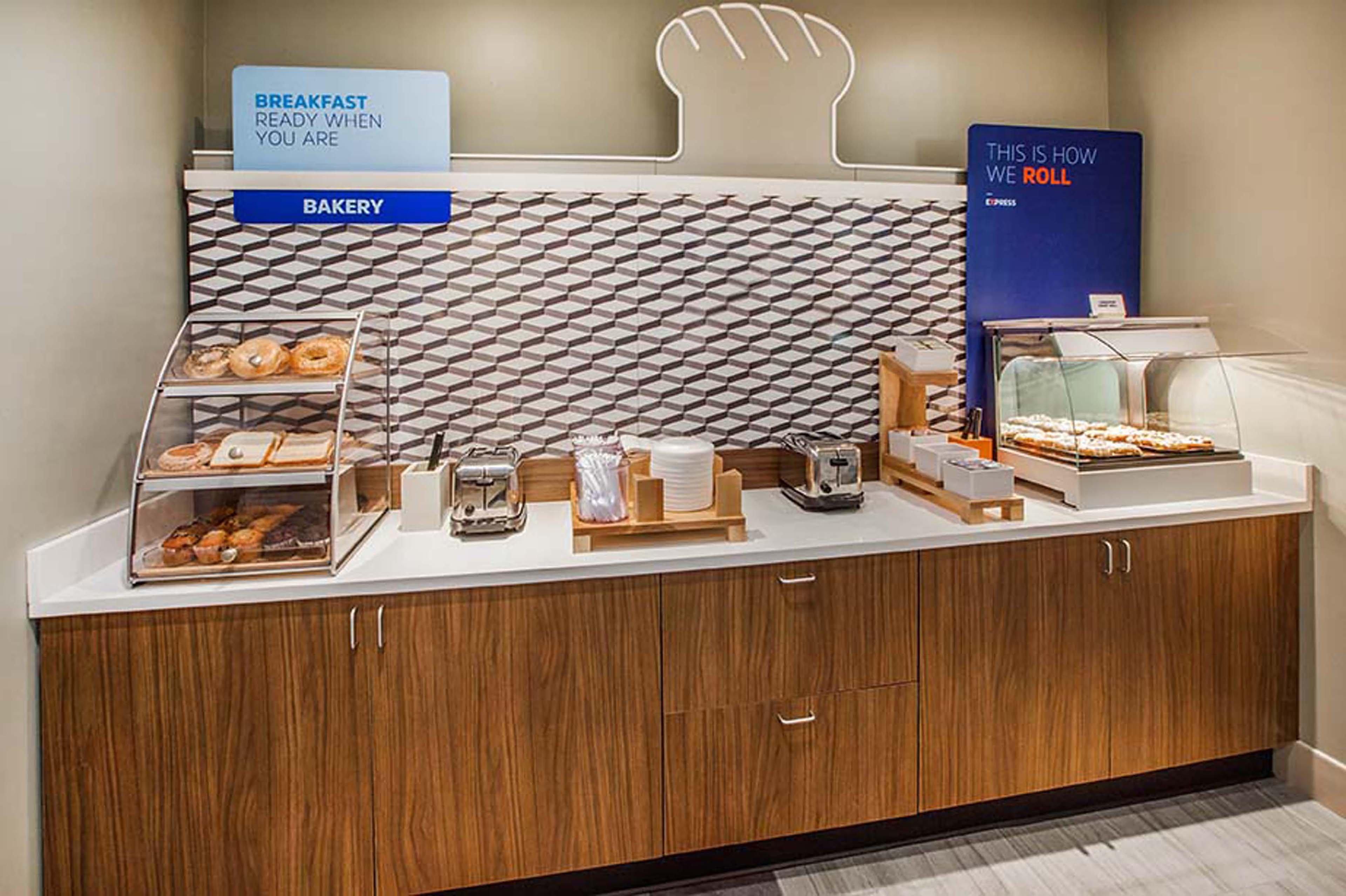Holiday Inn Express & Suites Gonzales By Ihg Экстерьер фото
