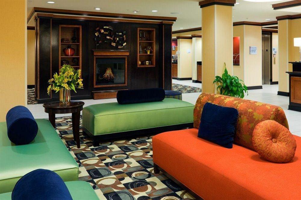 Holiday Inn Express & Suites Gonzales, An Ihg Hotel Интерьер фото