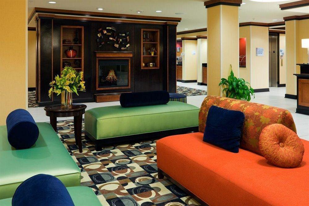 Holiday Inn Express & Suites Gonzales By Ihg Интерьер фото