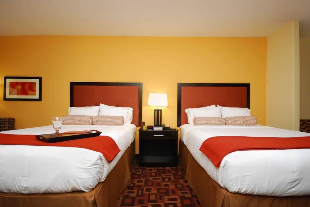 Holiday Inn Express & Suites Gonzales By Ihg Экстерьер фото