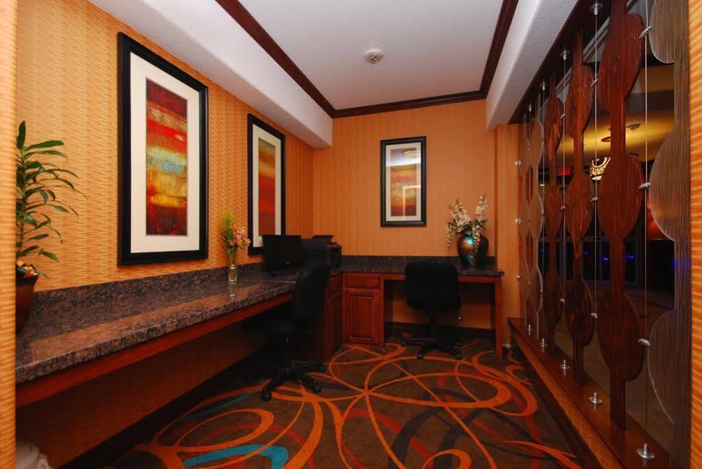 Holiday Inn Express & Suites Gonzales By Ihg Экстерьер фото